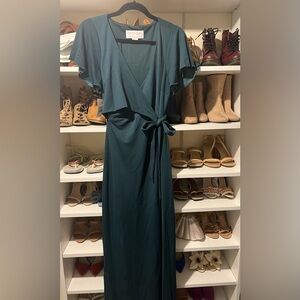 Birdy Grey Yolanda Crepe Dress -emerald Large
Never worn. Tags on.